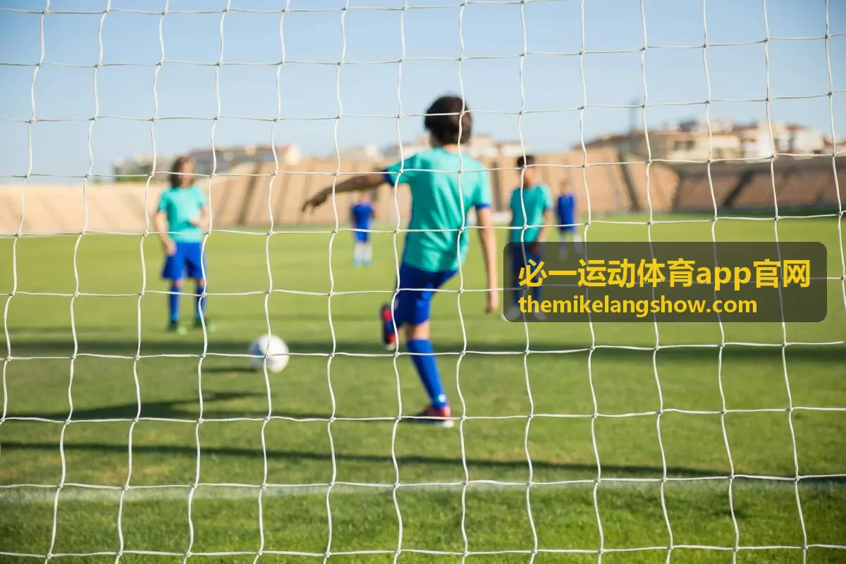 必一运动体育app官网赛事集锦短视频封面：底线传中落点分析
